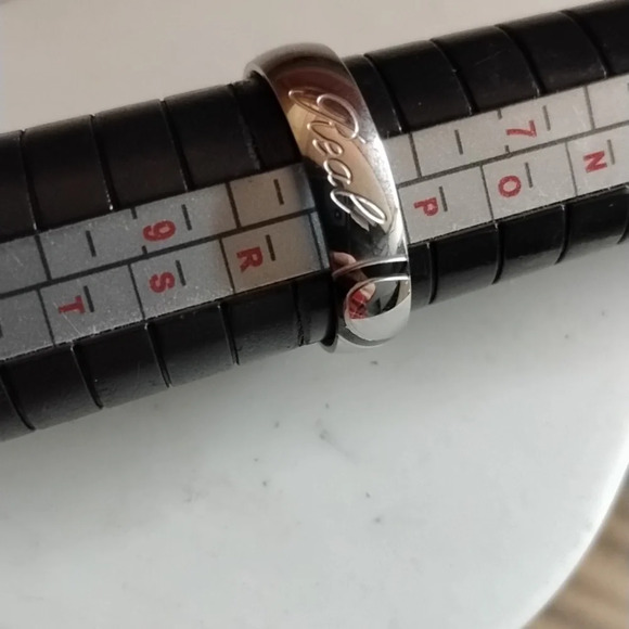 Size 8 real love‎ ring - Picture 4 of 5